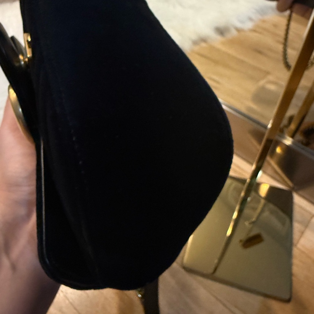 Gucci Marmont Black Velvet Shoulder Bag with Gold Accents - Picture 7 of 14
